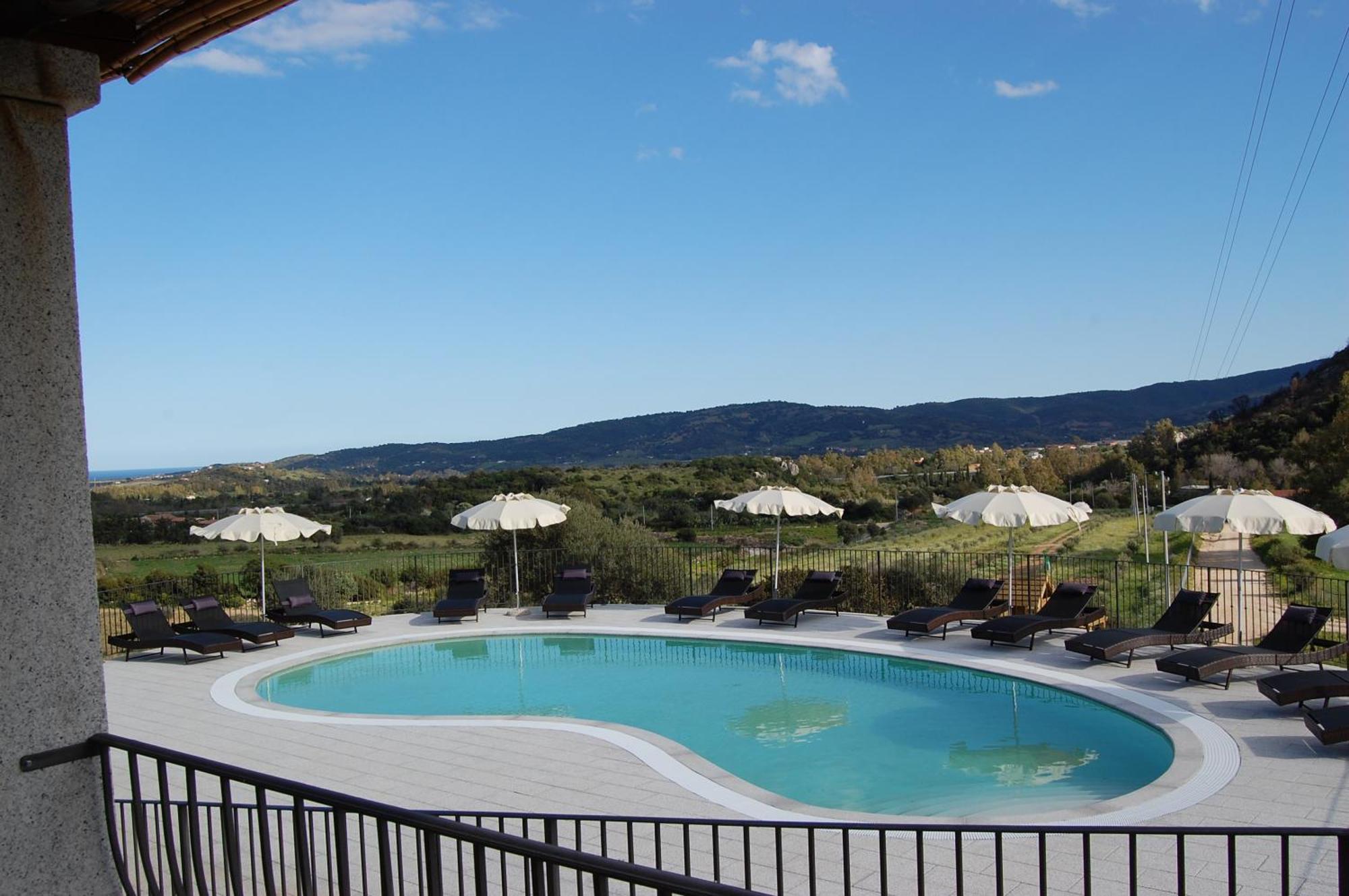 Case Vacanze Nioleo - Apartments And Pool Siniscola Ngoại thất bức ảnh