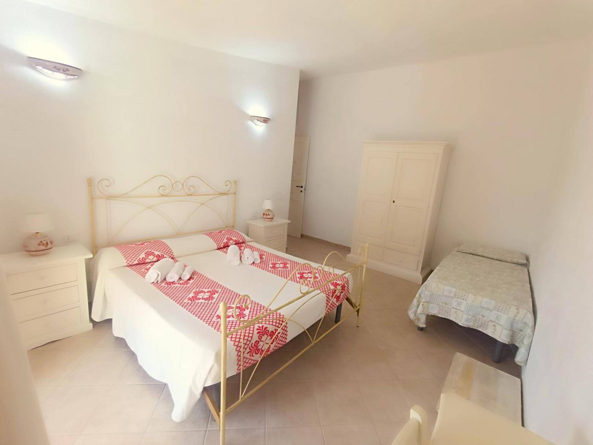 Case Vacanze Nioleo - Apartments And Pool Siniscola Ngoại thất bức ảnh