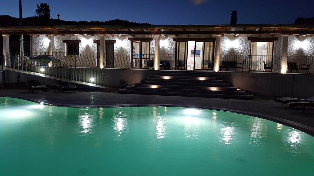 Case Vacanze Nioleo - Apartments And Pool Siniscola Ngoại thất bức ảnh