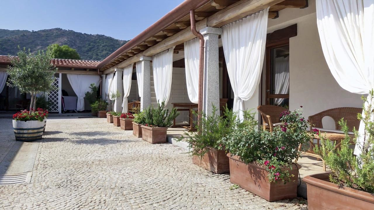 Case Vacanze Nioleo - Apartments And Pool Siniscola Ngoại thất bức ảnh