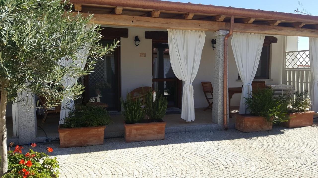 Case Vacanze Nioleo - Apartments And Pool Siniscola Ngoại thất bức ảnh