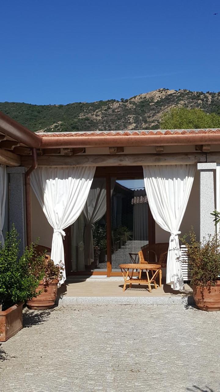Case Vacanze Nioleo - Apartments And Pool Siniscola Ngoại thất bức ảnh